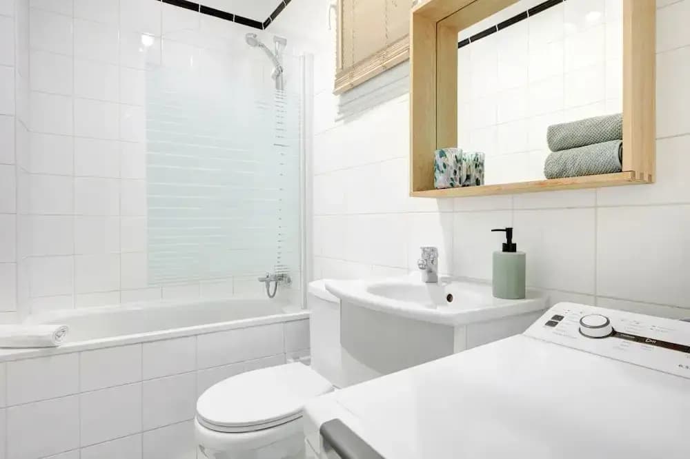 Stylish 1BR in Le Marais District - photo 8