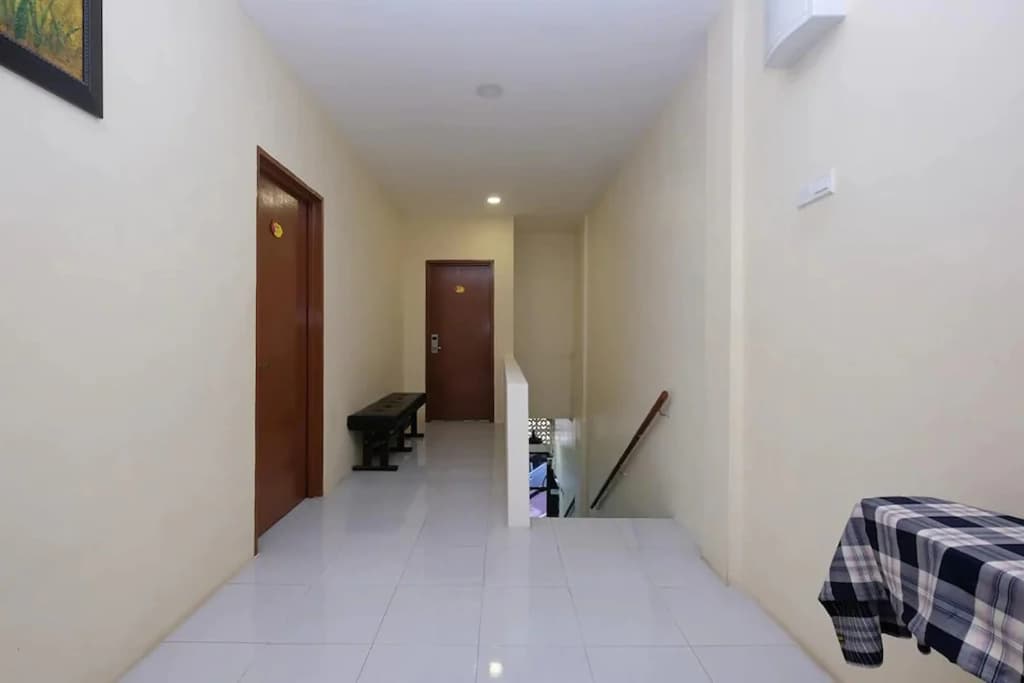 OYO 1104 Q Hotel - photo 8