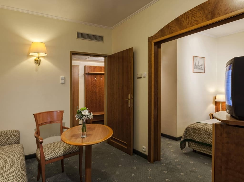 Danubius Hotel Hungaria City Center - photo 3