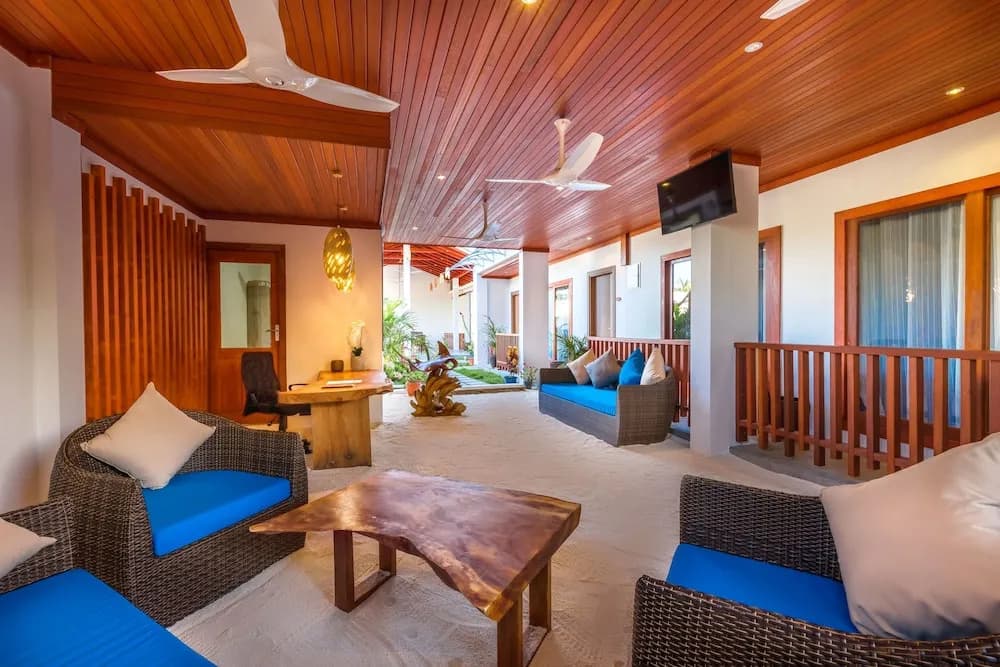 Ithaa Dhigurah - photo 2