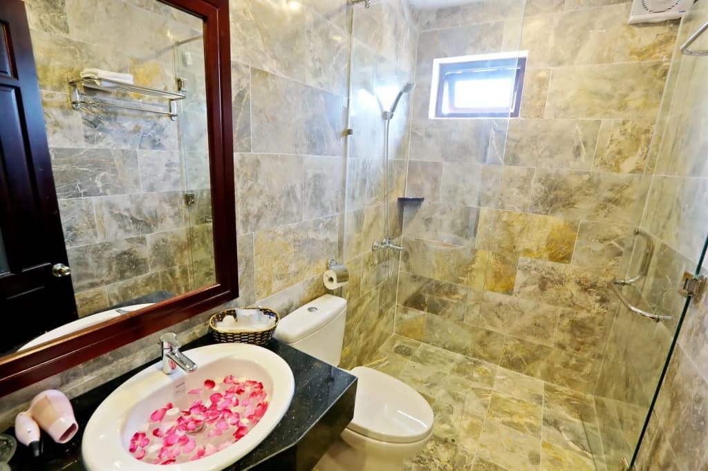 Well-To-Do Villa - photo 8