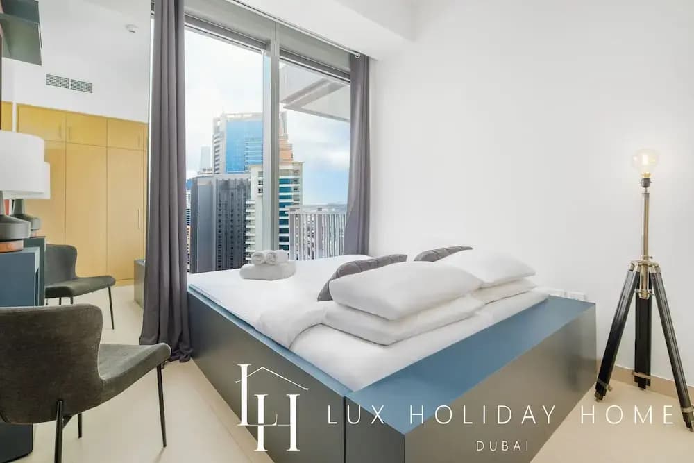 LUX 52 42 Deluxe Marina View Suite 3 - photo 2