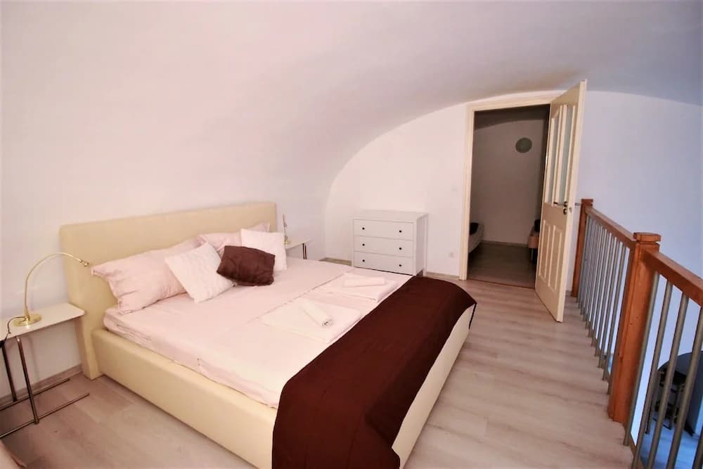 Budapest Easy Flats - Jokai Apartments - photo 3