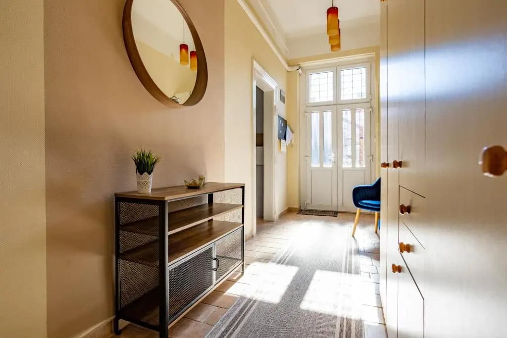 Central Design Apartment - photo 9