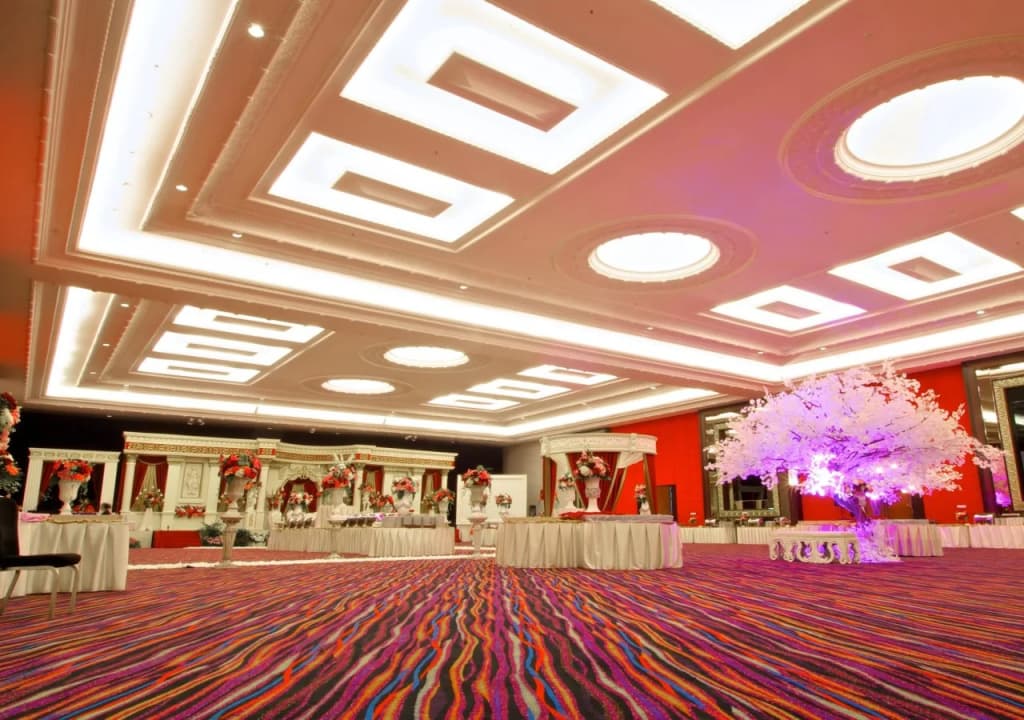 Merlynn Park Hotel - photo 22
