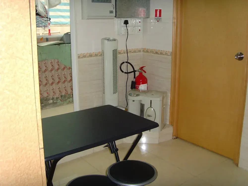 Yue Ka Guest House - 52-54 Argyle Street - photo 16