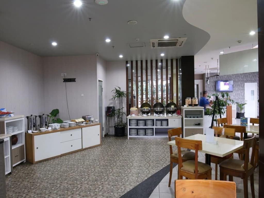 Hotel 88 Kedoya Jakarta - photo 18