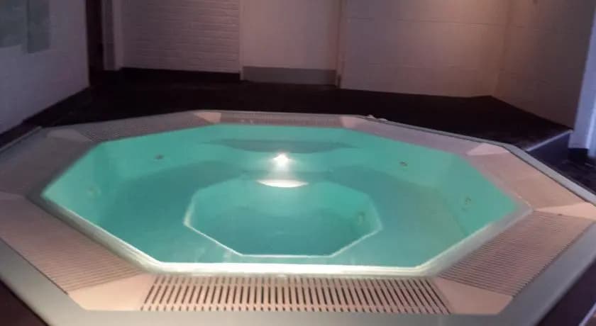 Canary Wharf Luxury Riverside Apartments - photo 5
