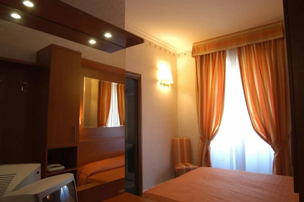 Hotel Dina - photo 8