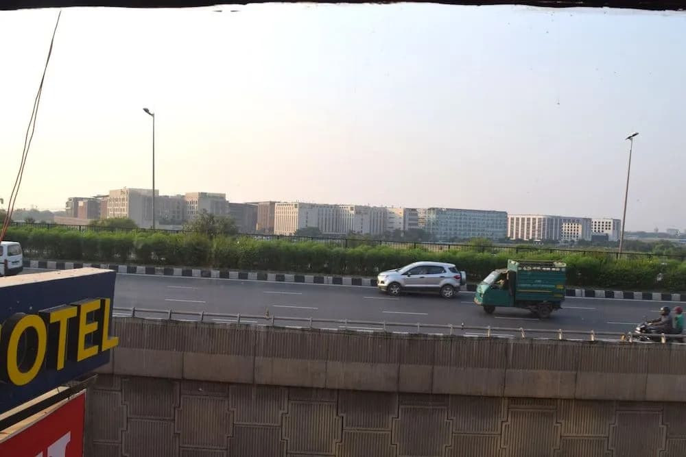 Hotel Shree Radhe Krishan - photo 17