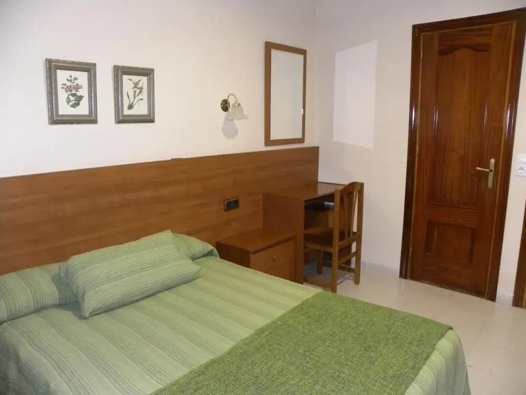 Hostal El Catalán - photo 2
