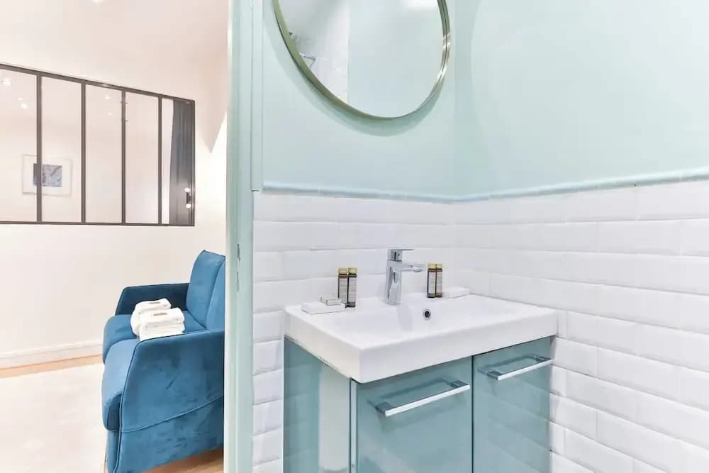 Appartement in the Heart of Paris Nation/charonne - photo 12