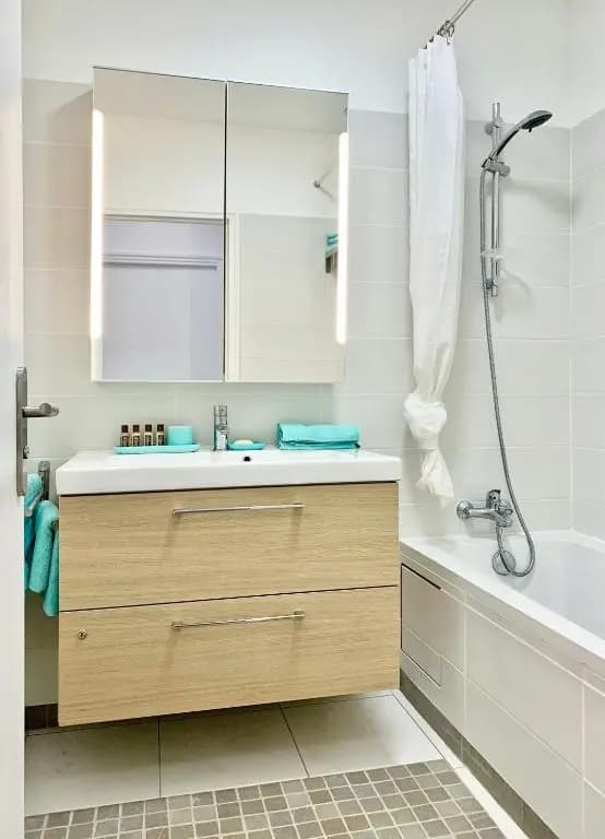 Top cozy apartment in the Upper Marais Area - photo 8