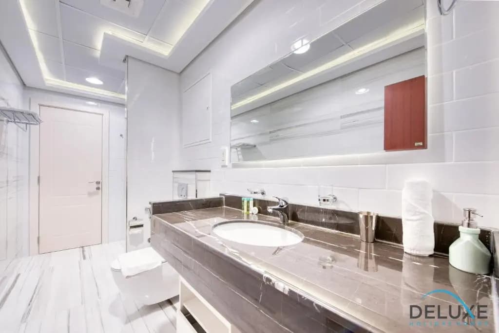 Classy 1BR in Bahar, Jumeirah Beach Residence by Deluxe Holiday Homes - photo 7