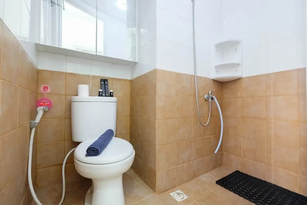 2BR at Green Pramuka Apartment with Mall Access - photo 7