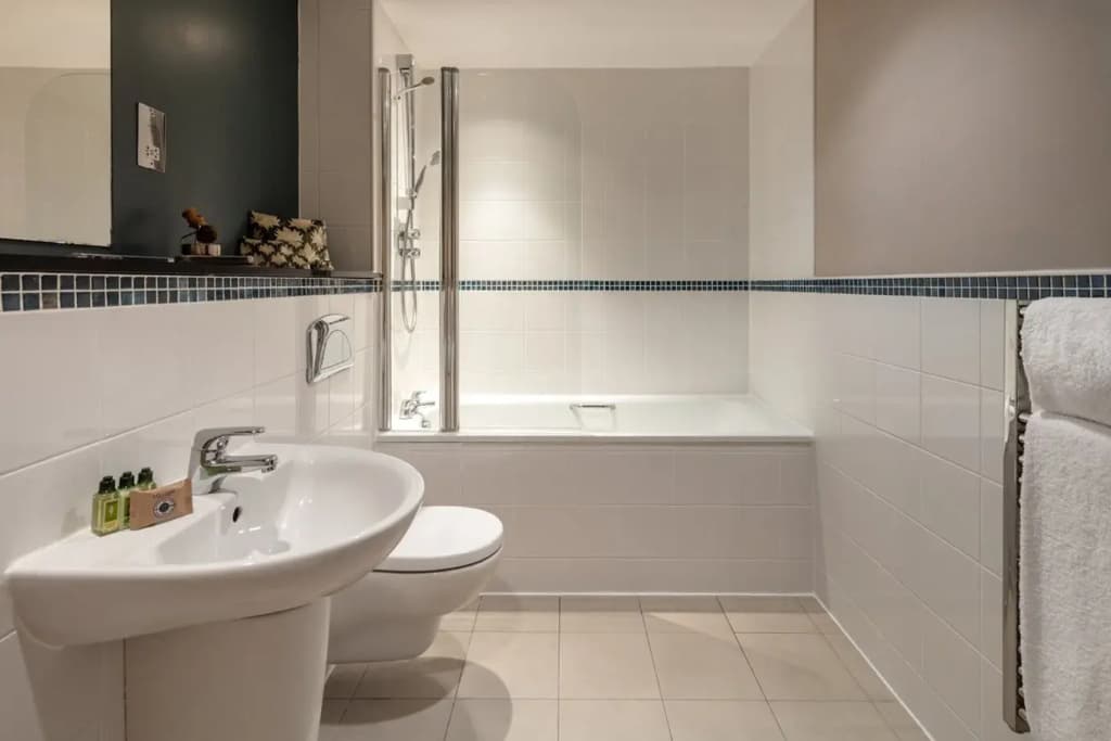 Marlin Apartments Commercial Road - Limehouse - photo 10