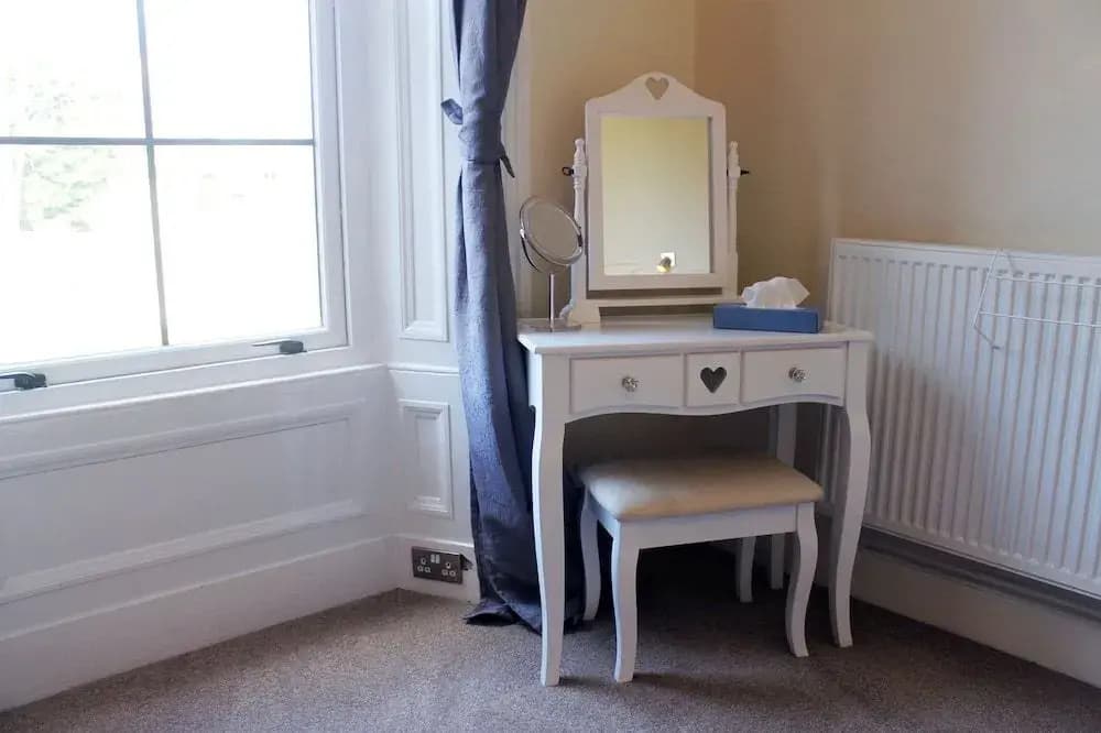 Silver Lining - Gilmore Place Apartment - photo 5