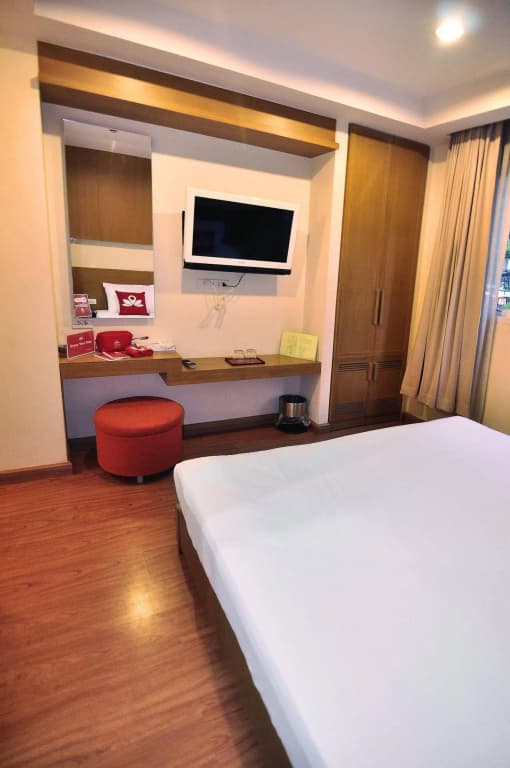 ZEN Rooms Surawong - main photo