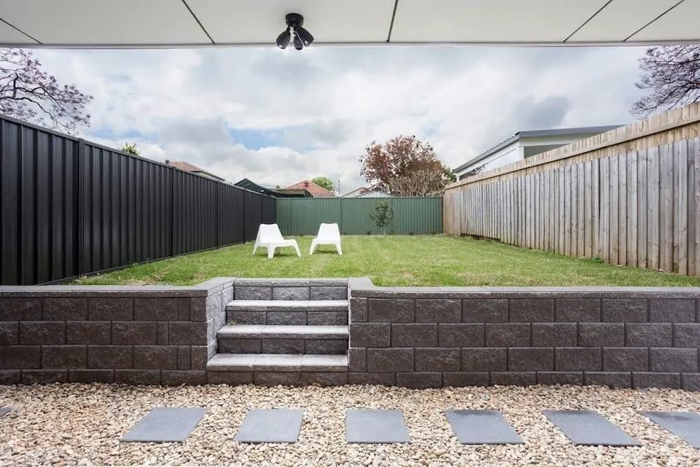 5 Bedroom Sydney Mansion with Parking - photo 13