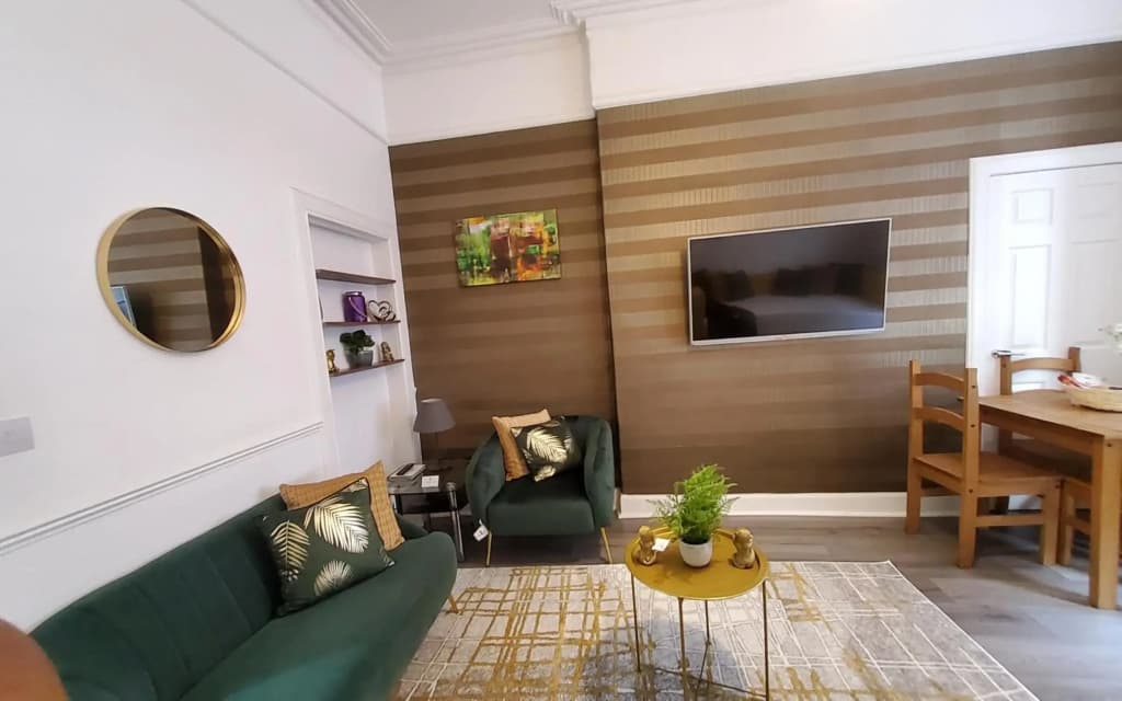 6 Separate beds, 2 baths -Leith Spectacular Apartment - photo 8