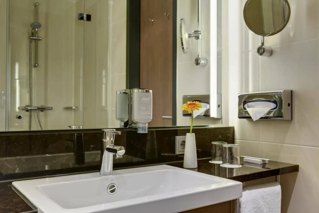 IntercityHotel Berlin Hauptbahnhof - photo 9