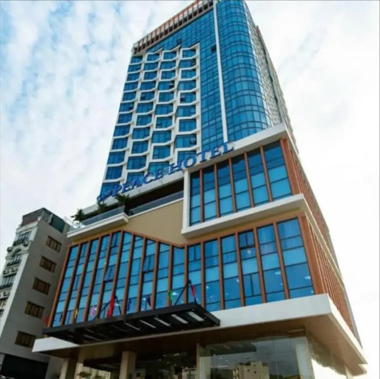 Peace Hotel Ha Long - photo 1