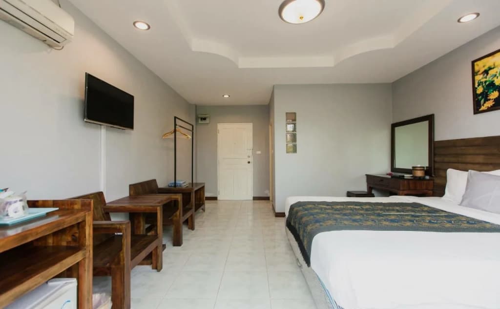Platinum Place - photo 5