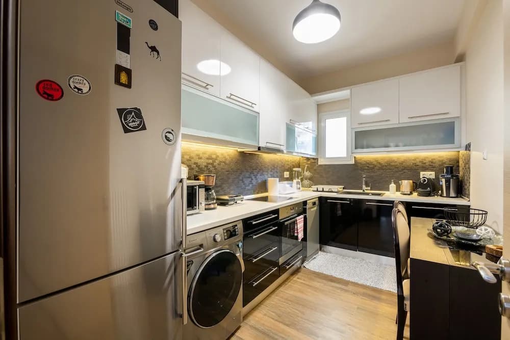 2br renovated flat close to metro - photo 11