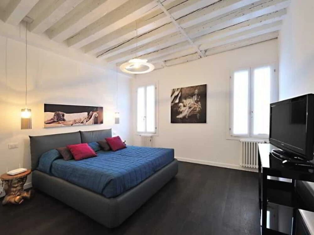 Art Deco Apartment - main photo