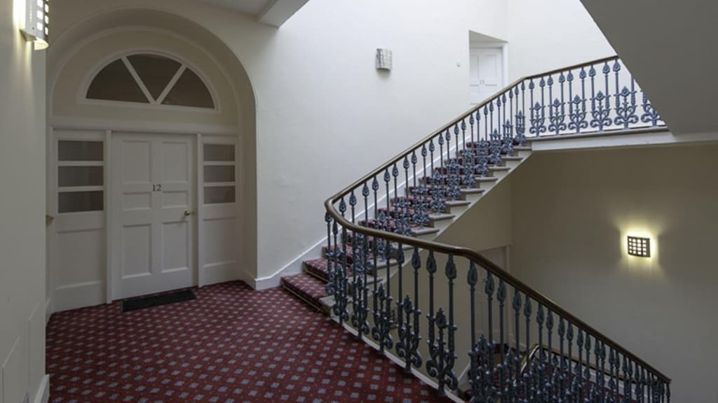 Parliament Apartment - photo 8