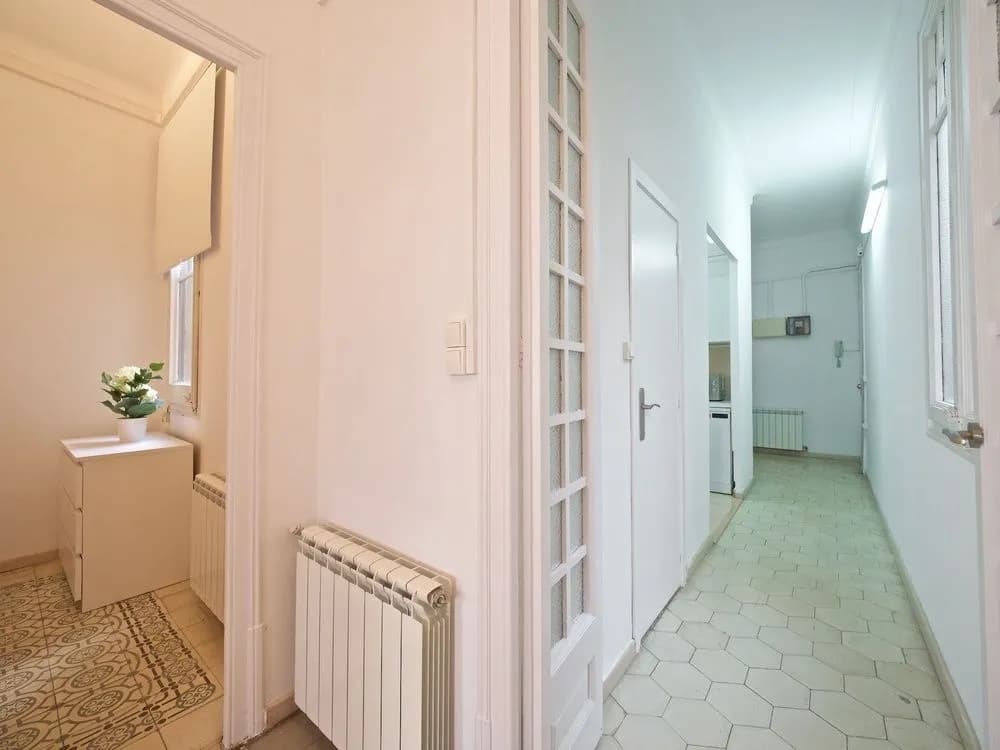 Gaudi Eixample Apartment - photo 10