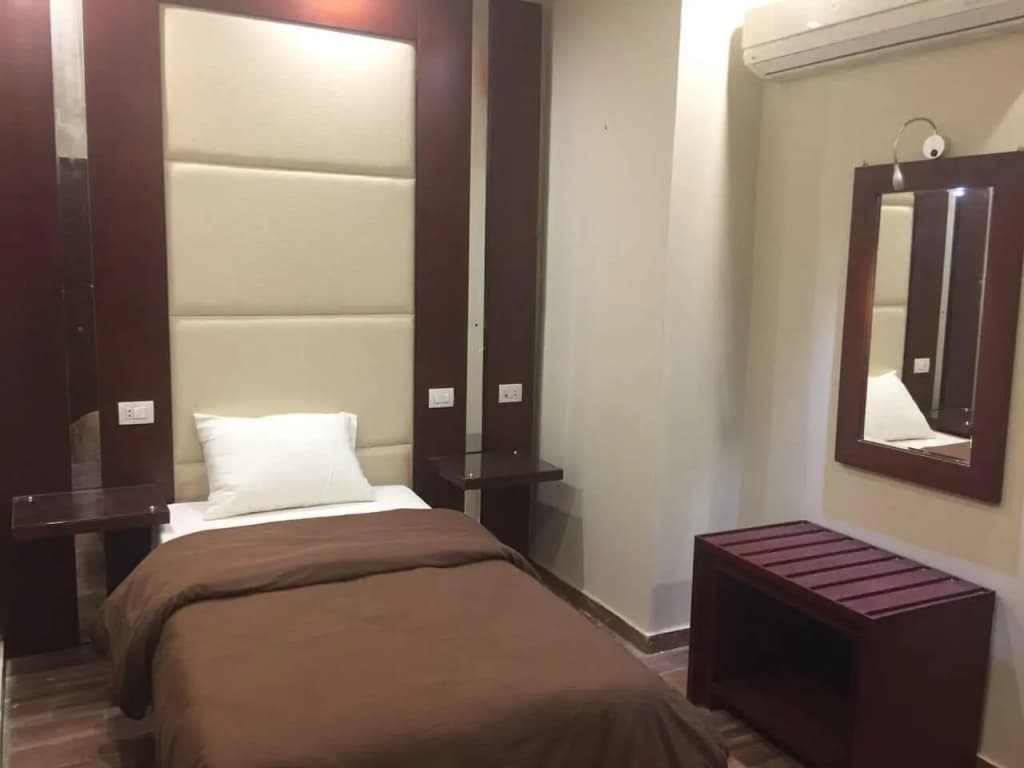 Grand Palace Hotel - photo 2