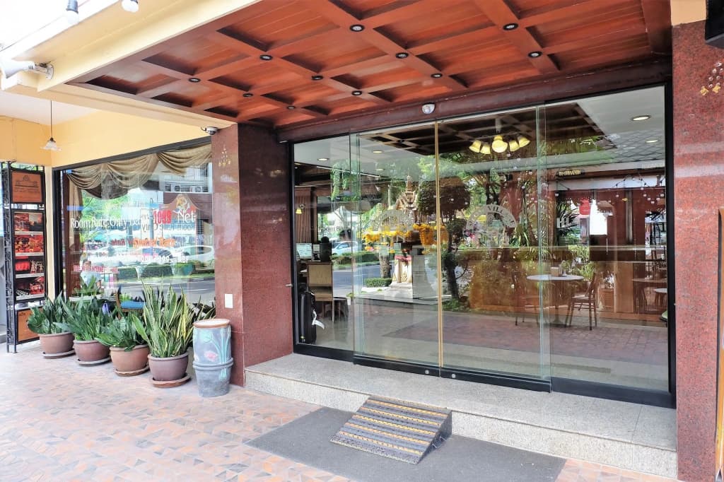 Silom Village Inn - photo 16