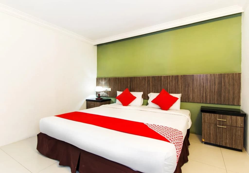 OYO 443 Crystal City Hotel - photo 4