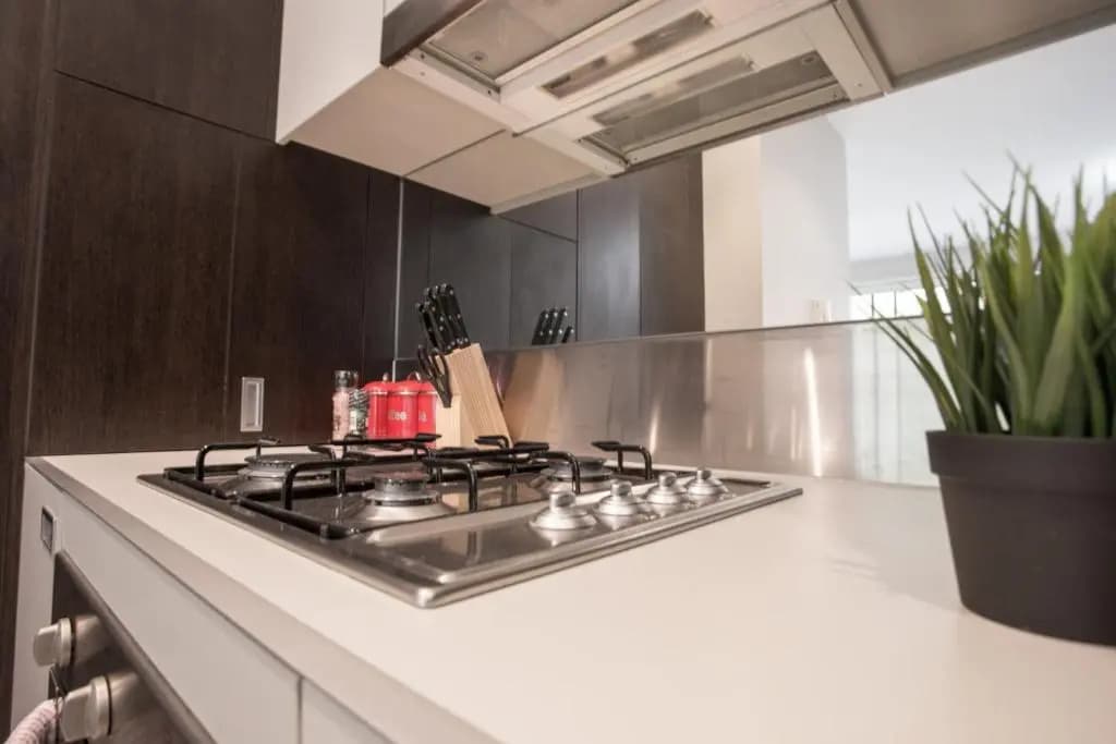 ReadySet Apartments on Altona - photo 11