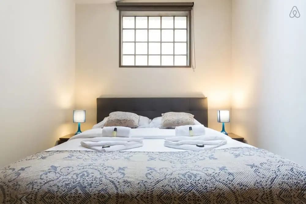 Bright Renovated Parisian Apartment - photo 2
