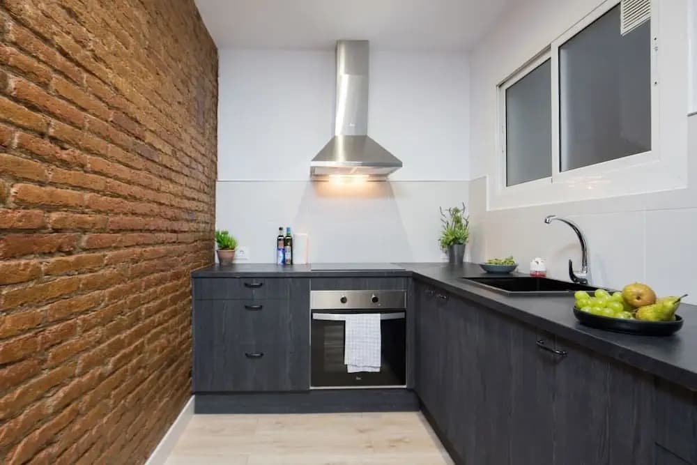 Luxurious Decor 4bdr Apt in Central, Eixample - photo 13