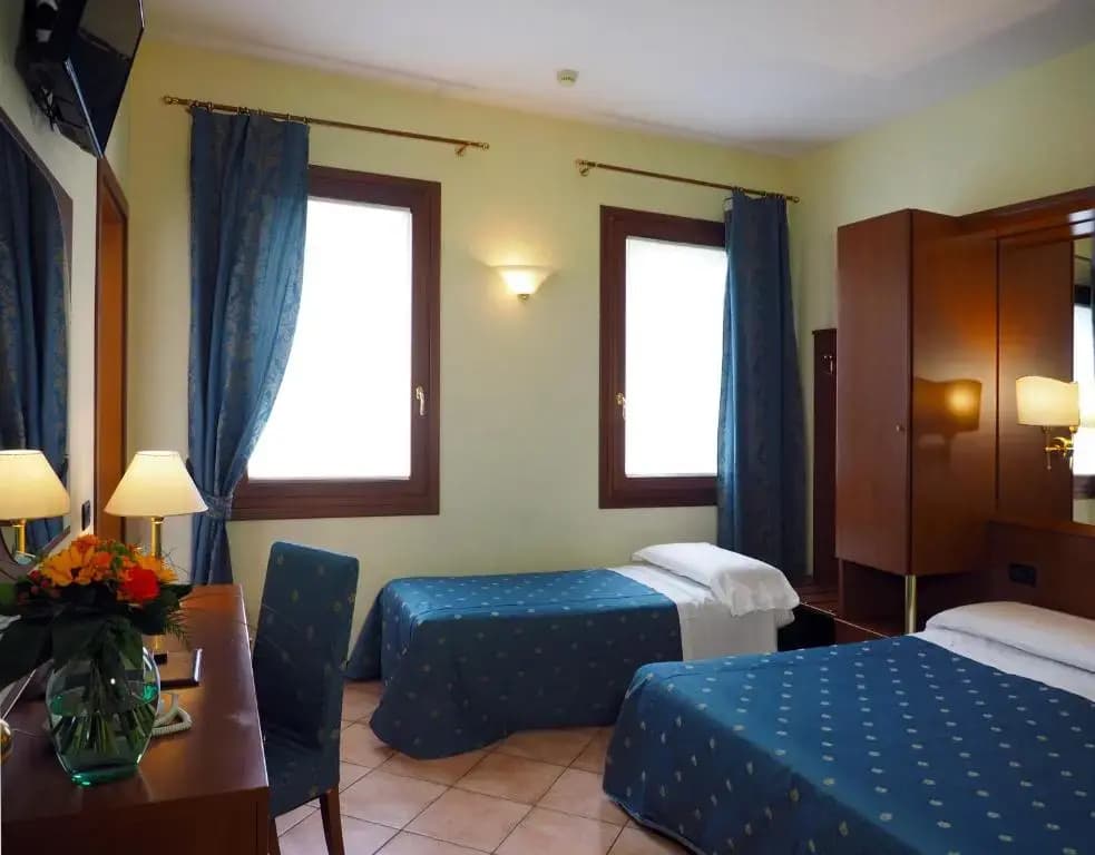 Hotel Cris - photo 6