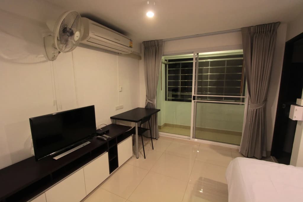 Napaville Huai Khwang Hostel - photo 3