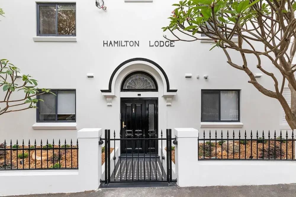 Hamilton Lodge - photo 1