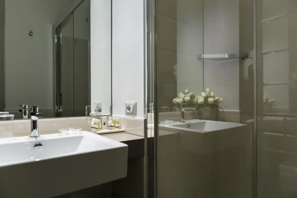 Lahouse Luxury Accommodation - photo 17