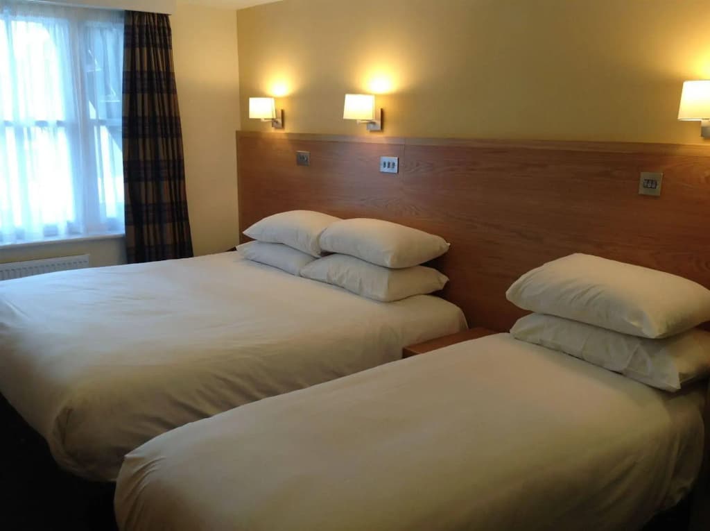 Regency Hotel Parkside - photo 2