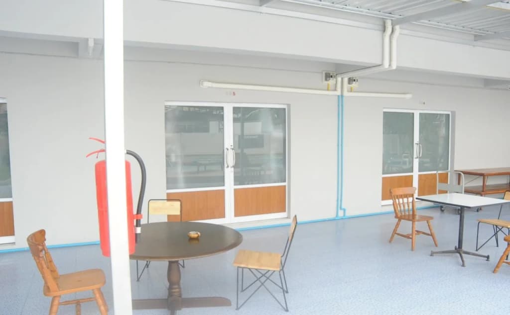 Pool Front Hostel - photo 7