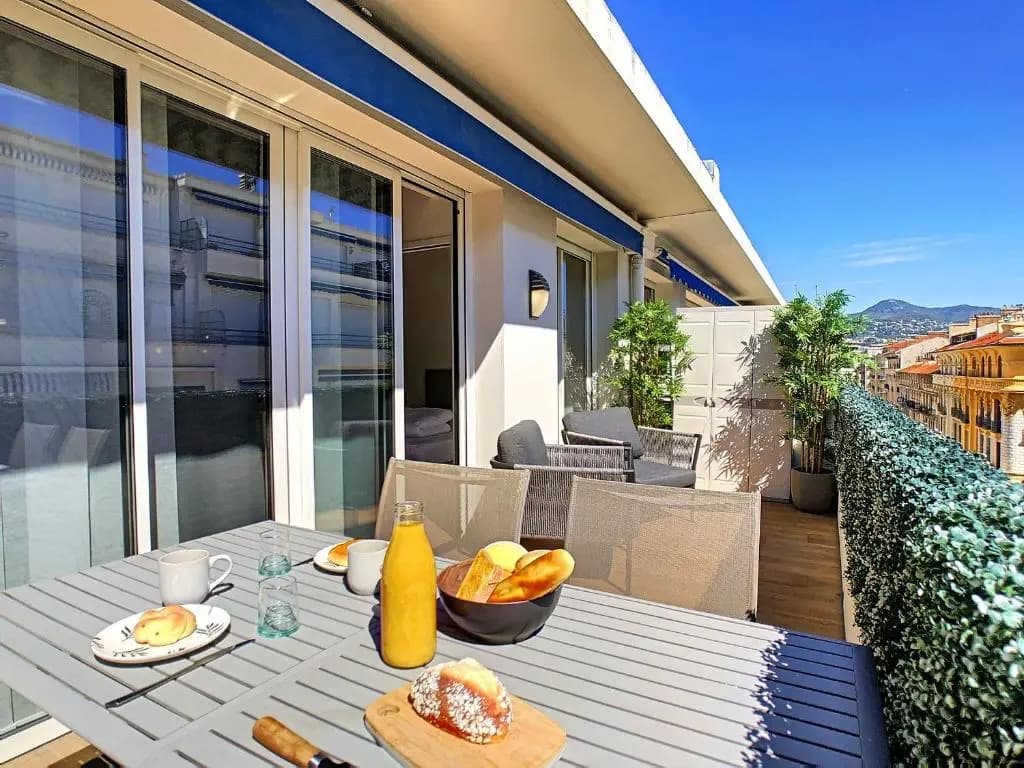 Nestor&Jeeves - REINE MARIE TERRASSE - Central - Very close sea - Top floor - photo 11