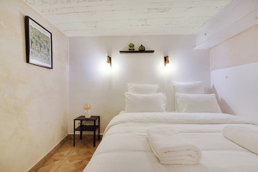 Charming Appt- 4p/1br- in the Heart of the Marais - photo 2