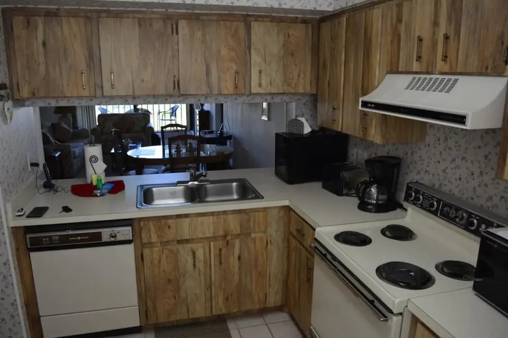 Beautiful 2 Bedroom 2 Bath Condominium - photo 5