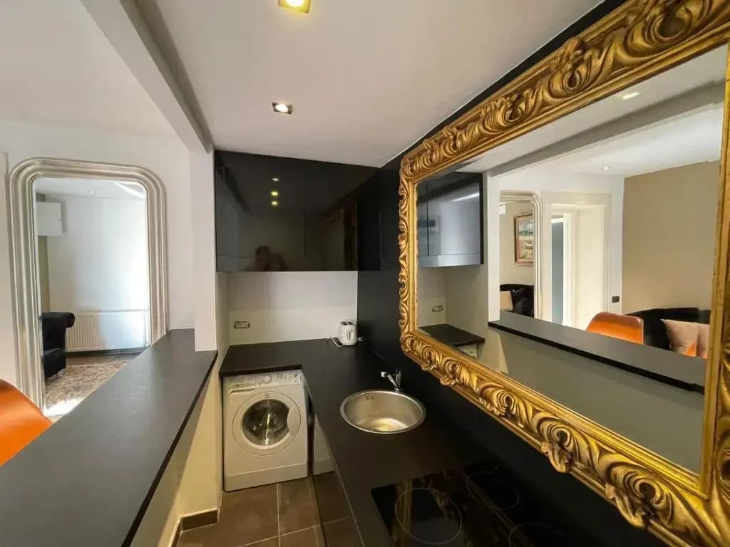 Luxury Suites Down Town - photo 8