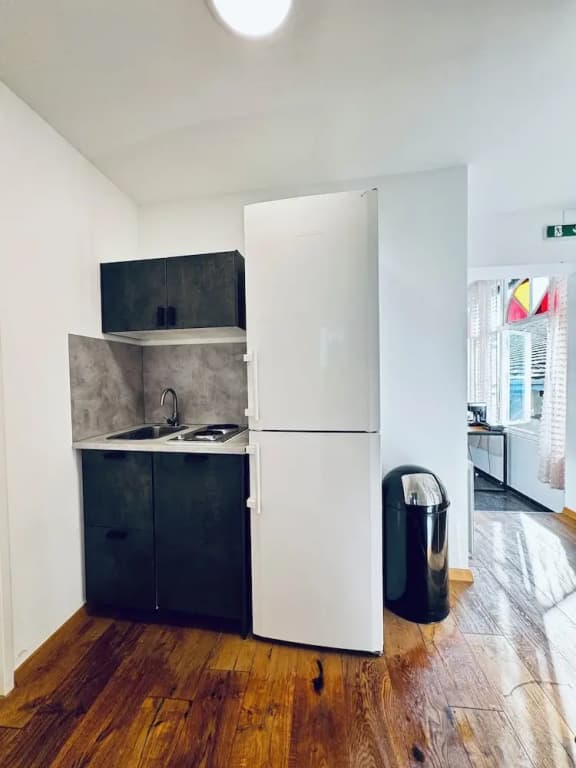 Comfortable Room Near Kaufpark Alterlaa - photo 11