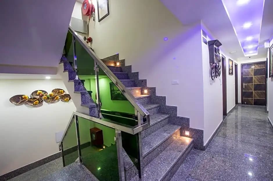 Hotel Hans International - photo 10