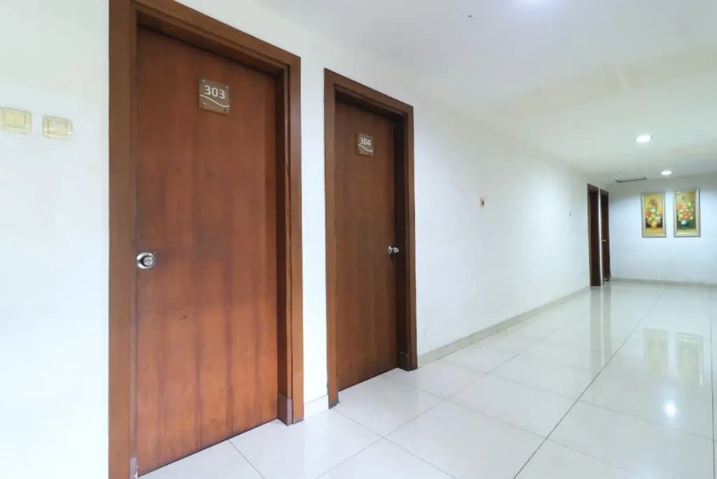 Urbanview Hotel Mroom PH Kemang - photo 5